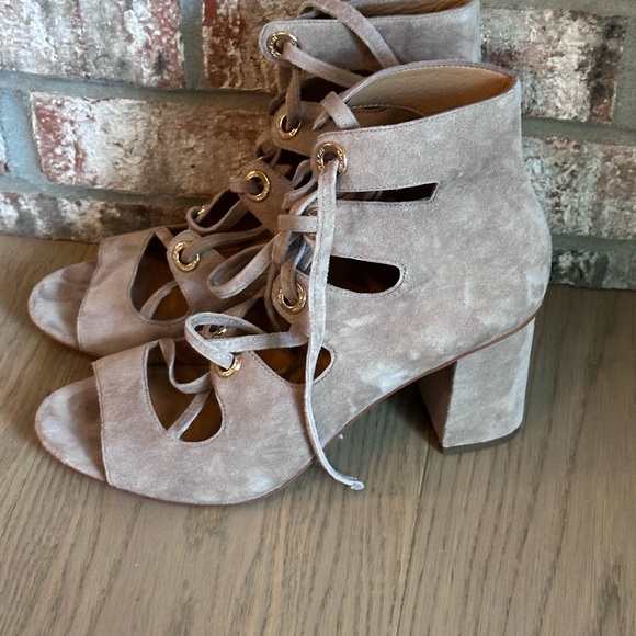EUC Coach Priscilla Tan Lux Suede Lace up Sandal Heels 7.5 - Picture 2 of 5